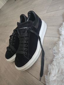 Lovely black suede sneakers