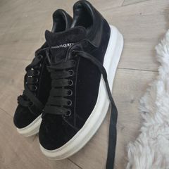 Lovely black suede sneakers