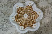 Flower shape glass stand with tray