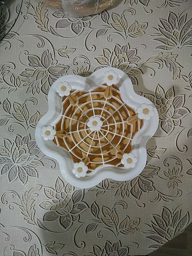 Flower shape glass stand with tray