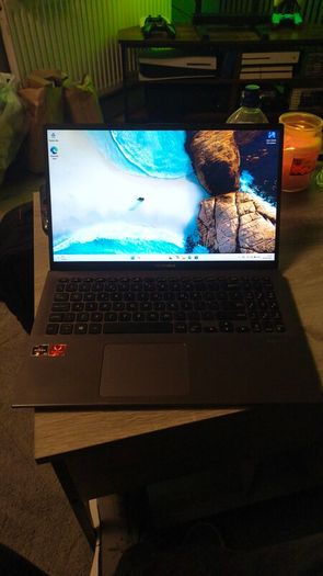 Asus Vivobook 15 / 12gb / R5