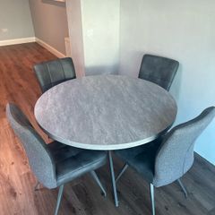 table and chairs hardly ever used