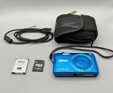 Nikon Coolpix S3700 Compact Digital Camera 20mp 8X Zoom - Full Kit - VGC