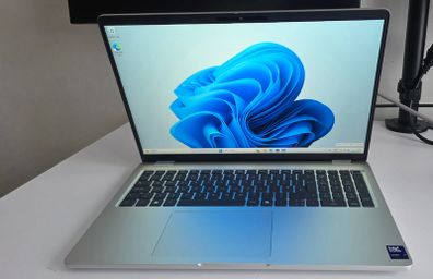 Dell pro 16 plus  16inch u7 265u 32gb 4800 512 ssd