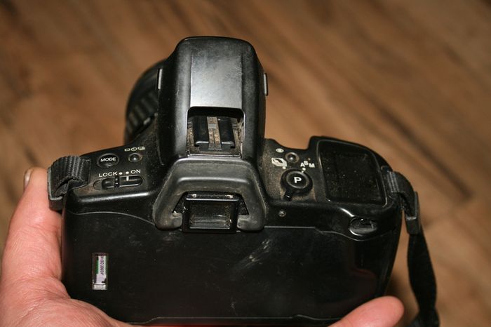 Minolta Dynax 500si Super 35mm SLR Camera + 28-80mm AF Lens (parts/repair)