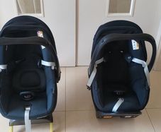 Two great condition car seats with Isofix bases