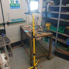 110v light