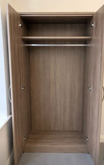 wardrobe and drawers set , excellent condition