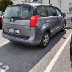 Automatic 2011 Peugeot 5008 Automatic