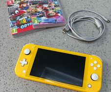 Nintendo Switch Lite (Yellow)