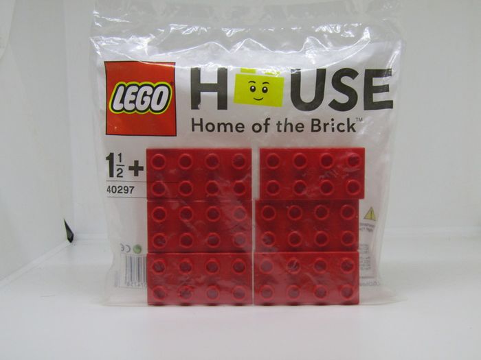 LEGO House Home of the Bricks 6 Duplo Red2x4 Bricks Exclusive Polybag 2017 Set 40297 From Lego House Exibition Brand New Sealed Rare Very Hard To Find