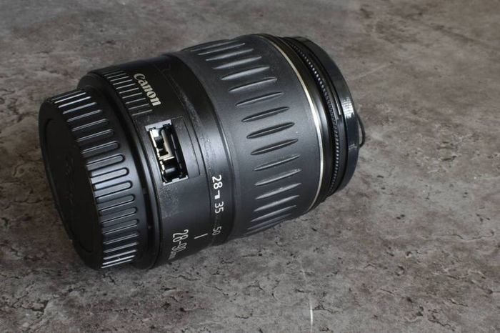 Canon EF 28-90 II zoom lens