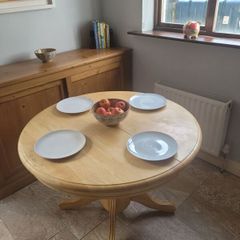 Dining table Free