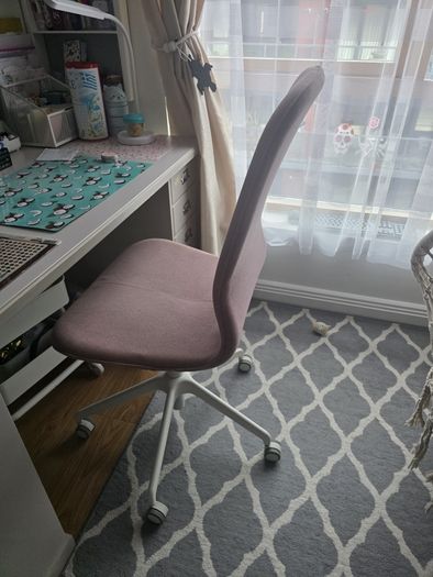 desk chair