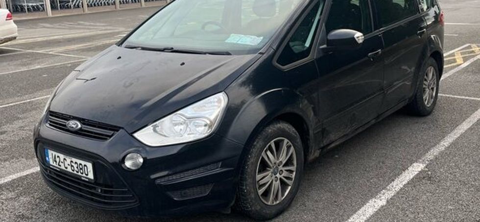 2014 (142) Ford S-Max. Black.