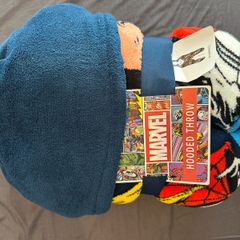 Marvel Hooded Throw