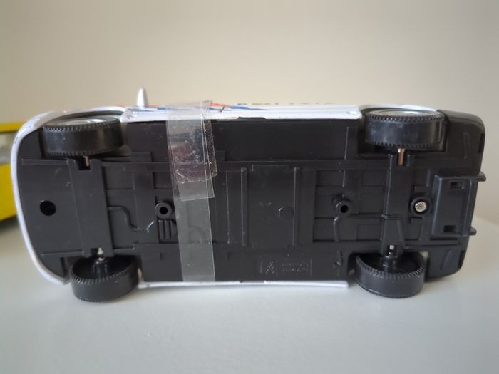 Condition 1:43 Die-Cast Models - Mercedes Vito Ambulance & Police Van