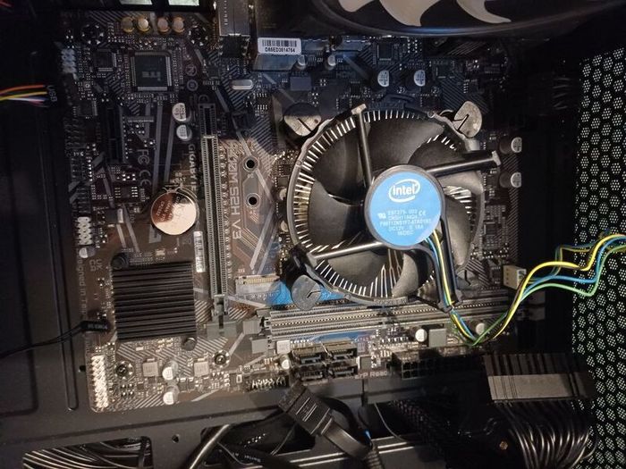 Intel 10400f CPU and h410M s2h v3 motherboard with cooler