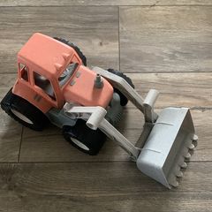 Toy tractor