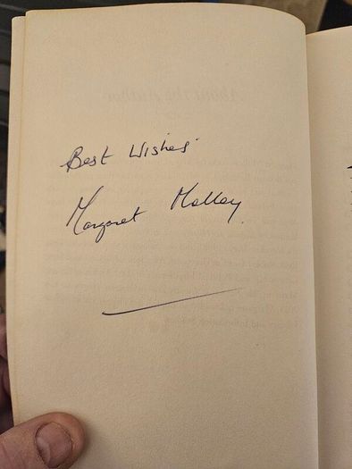 Agnes Morrogh-bernard. Foundress Of Foxford Wollen Mills. By Margaret Molloy. Signed Paperback Edition In Good Condition. See Photos For Same.