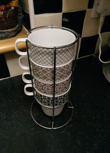 cups in stand