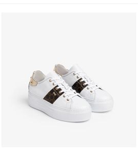 Nero Giardini platform trainers