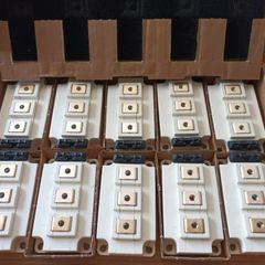 Infineon Technologies IGBT Module IGBT 1200V 300A FF400R12KT3