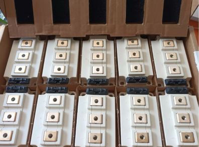 Infineon Technologies IGBT Module IGBT 1200V 300A FF400R12KT3