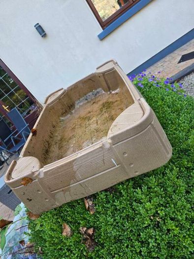 Sand or Water Pit