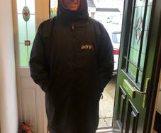 Dryrobe Advance Long Sleeve (Medium Black/Red)