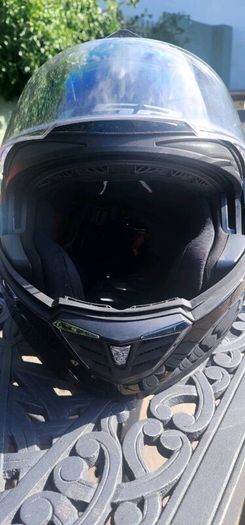 Motorcycle helmet