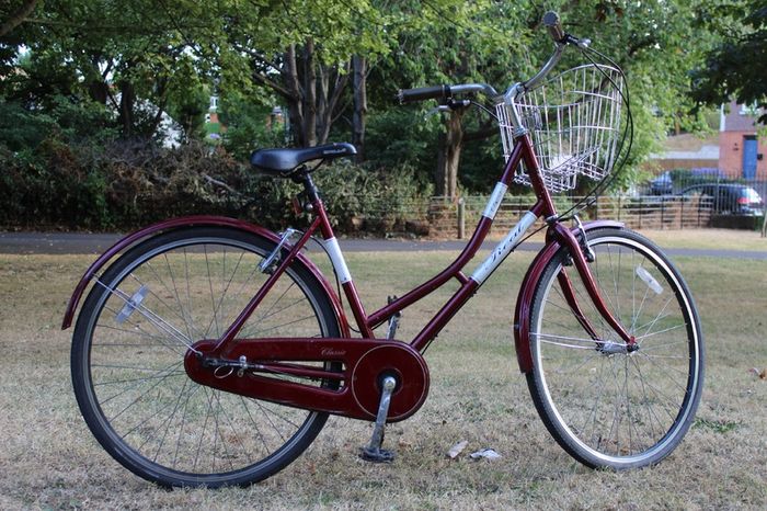 Ladies Bike Classic City Bike Small Frame 26 inch wheels