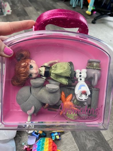 Disney Parks Animators Anna