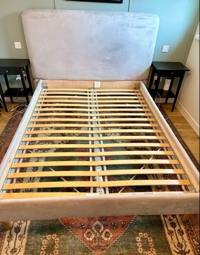 bed frame queen