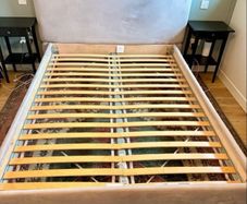 bed frame queen