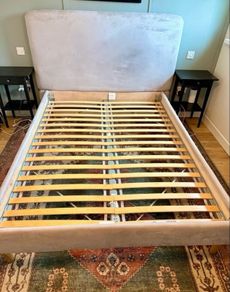 bed frame queen