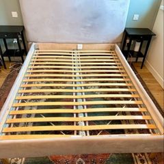 bed frame queen