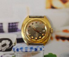 Vintage Automatic Swiss Made Urech Small Cased Unisex Swiss Watch from 1960s