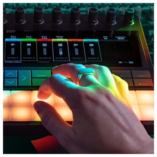 1010Music Bento Portable Sampling Studio