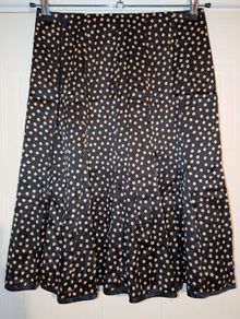 Stunning satin feel for midi skirt from Groth