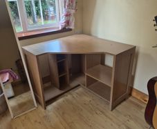 corner desk and chair