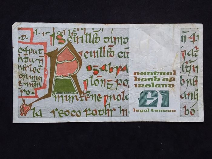 The Central Bank of Ireland : 1988 , 1 Pound - Queen Medb ( Maeve) , Banknote
