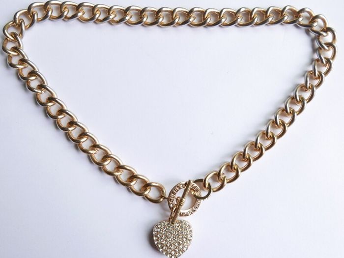 Guess Gold Tone Toggle Puffed Heart Charm Necklace Rhinestone Length 20"