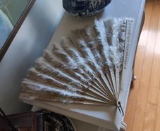 Antique Burlesque ostrich fan
