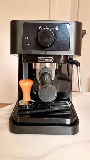 DeLonghi Espresso Cappuccino Coffee Machine with Milk Frother
