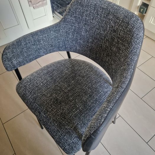 Bar stool