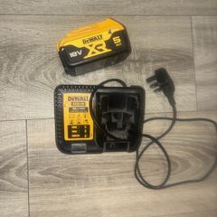 Dewalt 18v 5ah battery dcb115 charger