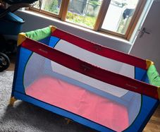 Hauk Travel Cot