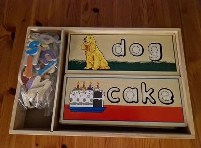 Melissa & Doug Spelling Toy