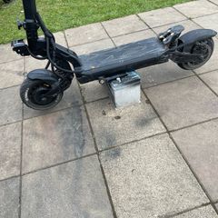 Electric scooter